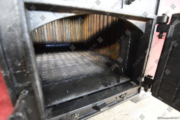 Топка с охлаждаемыми колосниками котла 470 кВт на дровах